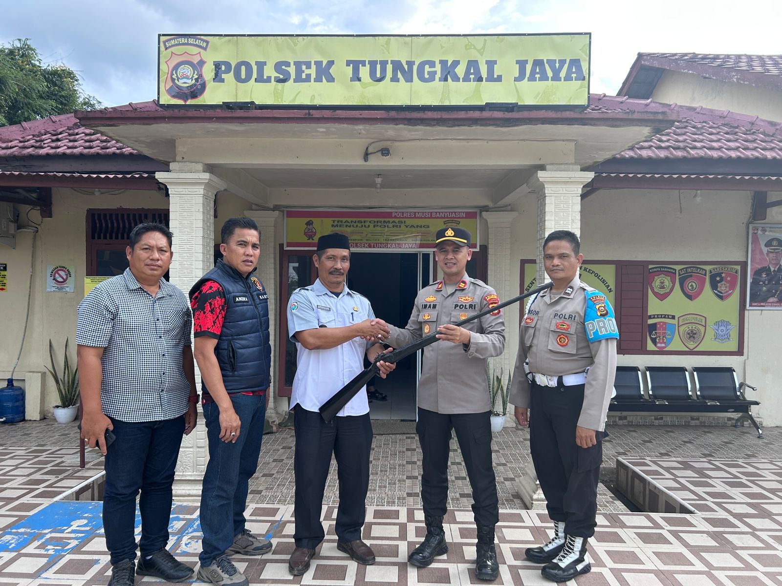 Dua Polsek Terima Senpira Dari Masyarakat Dimuba