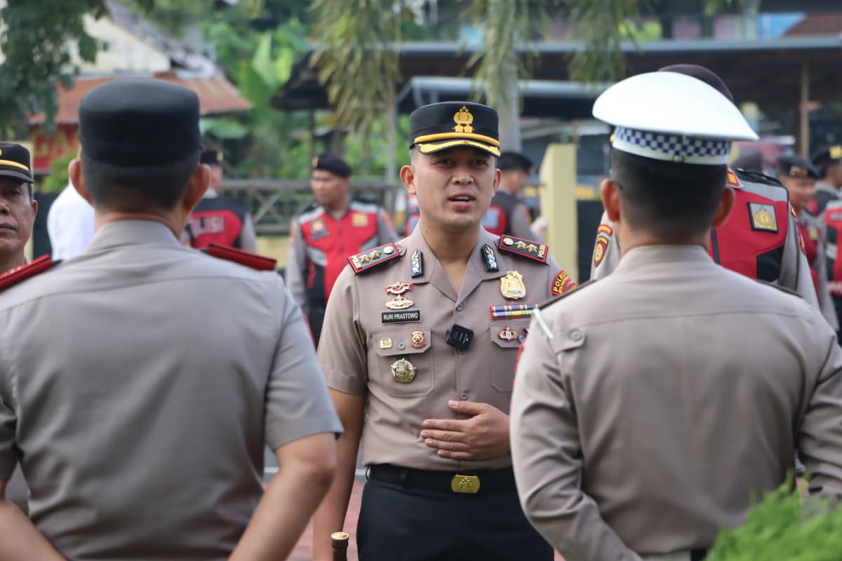 Kapolres Muba Perdana Ambil Apel di Hadapan Personilnya
