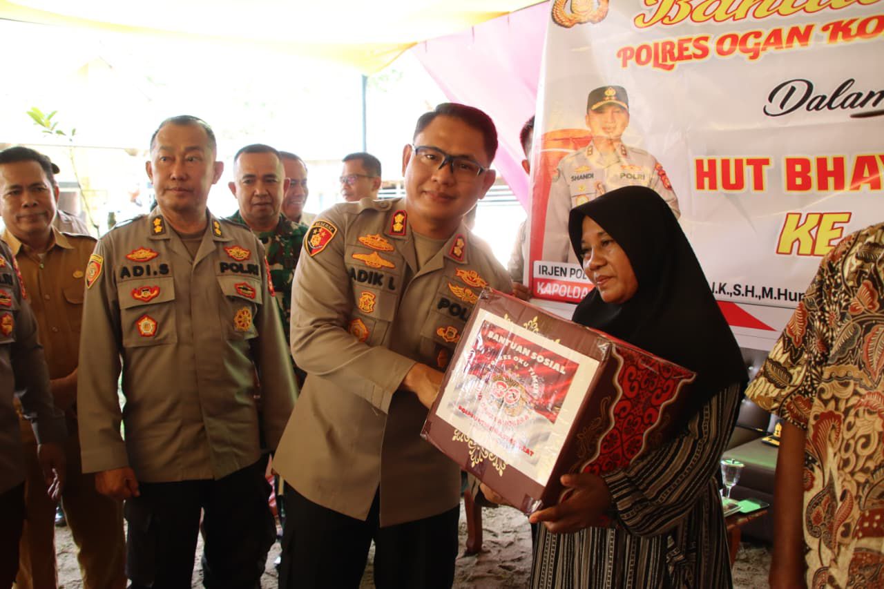 Wujud Nyata Polri, Kapolda Sumsel Hadiahkan Rumah Petani Lansia