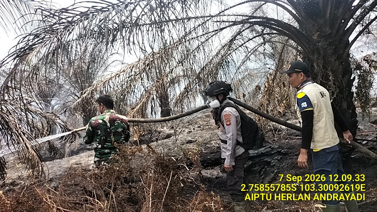 Tim Satgas Karhutlah Sanga Desa Padamkan Dua Titik Hotspot di Lahan PT PPA