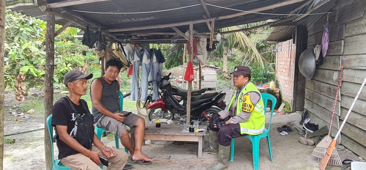 Polsek Bayung Lencir Gelar Jum’at Curhat di Desa Muara Medak, Imbau Kamtibmas dan karhutlah